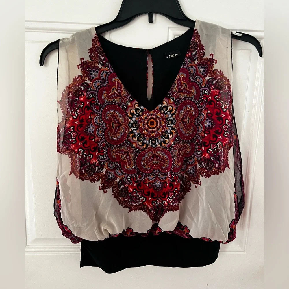 Cute patterned blouse - Picture 2 of 3